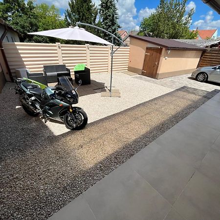Kolibri Apartman - Makó エクステリア 写真