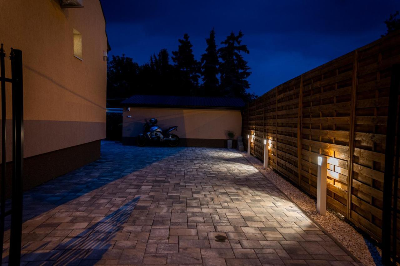 Kolibri Apartman - Makó エクステリア 写真